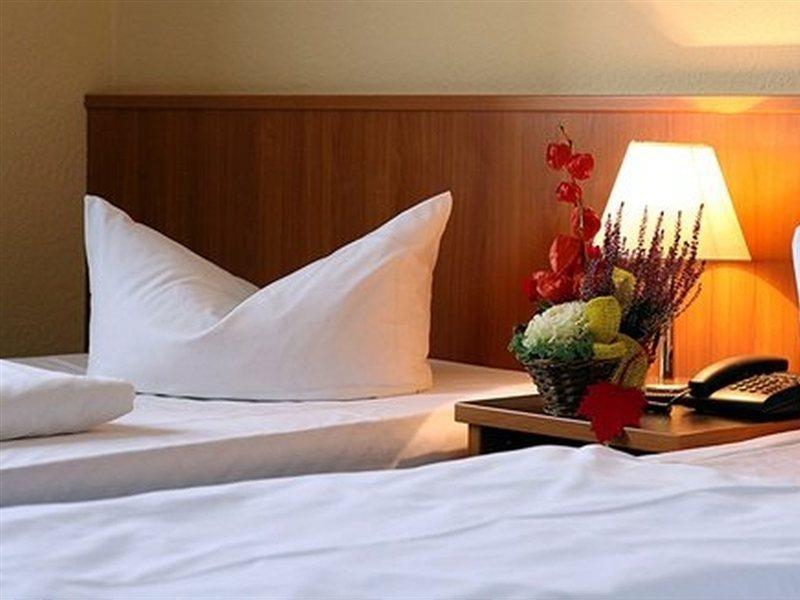 Achat Hotel קמניץ מראה חיצוני תמונה